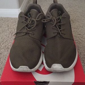 Nike Iguana Rosherun 511811-201